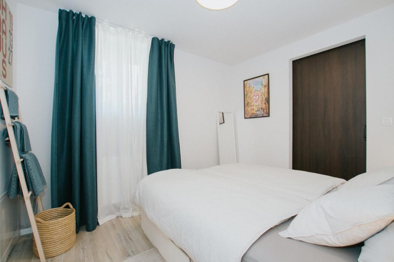 First One-bedroom For 2 Apartment *